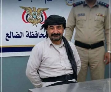 لن تصدق عينيك.. صورة قاتل ابنه بالضالع وهو يبتسم في السجن تثير موجة غضب عارمة! لن تصدق عينيك.. صورة قاتل ابنه بالضالع وهو يبتسم في السجن تثير موجة غضب عارمة!