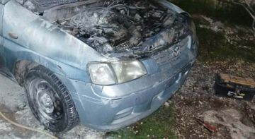 مستوطنون صهاينة يقتحمون منزلا ويحرقون مركبة لمواطنين فلسطينيين في الخليل مستوطنون صهاينة يقتحمون منزلا ويحرقون مركبة لمواطنين فلسطينيين في الخليل