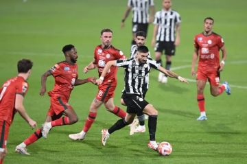 الاتفاق يستضيف الشباب في مواجهة حاسمة بالدوري السعودي.. كوكا يقود الهجوم