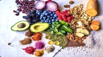 انخفاض السكر المفاجئ؟ إليك 6 أطعمة ترفعه بسرعة وتجنب المضاعفات انخفاض السكر المفاجئ؟ إليك 6 أطعمة ترفعه بسرعة وتجنب المضاعفات