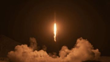 الحرس الثوري الإيراني يستهدف بالصواريخ والمسيرات قاعدة العديري الأمريكية الحرس الثوري الإيراني يستهدف بالصواريخ والمسيرات قاعدة العديري الأمريكية