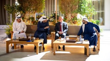 الرئيس الإماراتي وملك الأردن يبحثان التطورات الإقليمية وتداعياتها على الأمن والاستقرار في المنطقة الرئيس الإماراتي وملك الأردن يبحثان التطورات الإقليمية وتداعياتها على الأمن والاستقرار في المنطقة