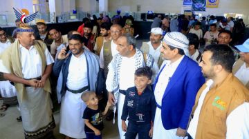 تدشين مشروعي زكاة الفطر والمساعدات النقدية في الحديدة بتكلفة 800 مليون ريال تدشين مشروعي زكاة الفطر والمساعدات النقدية في الحديدة بتكلفة 800 مليون ريال