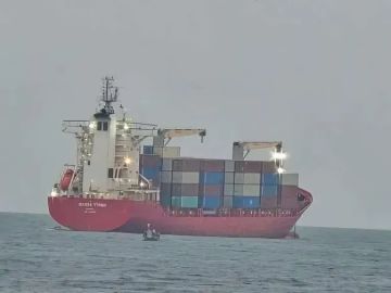 تحذير هام للسفن في خليج عدن: لا تقتربوا من المياه الإقليمية اليمنية تحذير هام للسفن في خليج عدن: لا تقتربوا من المياه الإقليمية اليمنية