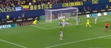 فياريال يكتسح ريال سوسييداد ويعتلي المركز الثالث مؤقتا في الدوري الإسباني