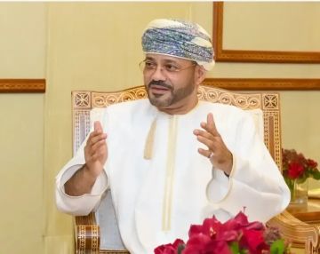 تصريحات صادمة لوزير الخارجية العماني: الهجمات الإيرانية على دول الجوار نتيجة حتمية وخيار عقلاني تصريحات صادمة لوزير الخارجية العماني: الهجمات الإيرانية على دول الجوار نتيجة حتمية وخيار عقلاني