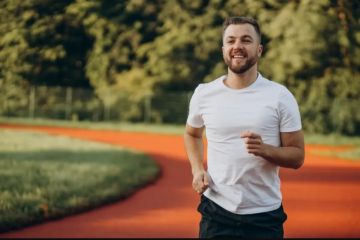 أزمة الرطوبة والروائح.. كيف تؤثر خامات ملابس التمارين الرياضية على تدريباتك؟ أزمة الرطوبة والروائح.. كيف تؤثر خامات ملابس التمارين الرياضية على تدريباتك؟