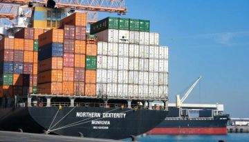 الكويت.. هجمات على منشأتين بحريتين وخسائر مادية الكويت.. هجمات على منشأتين بحريتين وخسائر مادية