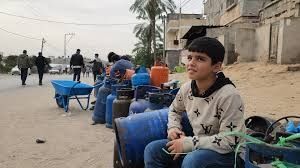 هيئة البترول في غزة : وقف إمدادات الغاز ينذر بأزمة على الأمنين الغذائي والصحي هيئة البترول في غزة : وقف إمدادات الغاز ينذر بأزمة على الأمنين الغذائي والصحي