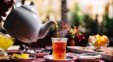 مشروبات عشبية سريعة لإنقاذ هضمك بعد الكعك والبسكويت