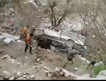 وفاة وإصابة 10 أشخصاص في حادث انقلاب سيارة من منحدر جبلي بتعز وفاة وإصابة 10 أشخصاص في حادث انقلاب سيارة من منحدر جبلي بتعز