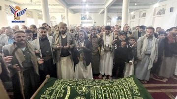 تشييع جثمان فقيد الوطن والإعلام الرياضي علي حمود العصري