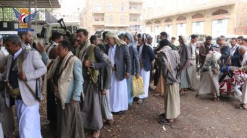 قيادات من إب ومؤسسة الكهرباء تزور المرابطين في الجبهة الشرقية بالقصر في تعز قيادات من إب ومؤسسة الكهرباء تزور المرابطين في الجبهة الشرقية بالقصر في تعز