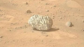 (عن طريق الخطأ).. مفاجأة داخل صخرة على المريخ بعد أن حطمتها مركبة (كبوريوسيتي) (عن طريق الخطأ).. مفاجأة داخل صخرة على المريخ بعد أن حطمتها مركبة (كبوريوسيتي)