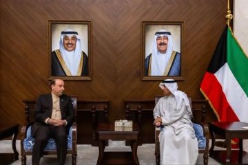 للمرة الثالثة.. الكويت تستدعي سفير إيران وتسلم مذكرة احتجاج شديدة اللهجة عقب هجوم المطار