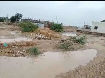 كارثة إنسانية في أبين.. قرى النجمة الحمراء و الحجر تغرق والسكان يصرخون طلبا للنجدة!