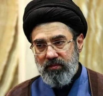 المرشد الإيراني الجديد يدعو إلى إبقاء مضيق هرمز مغلقا