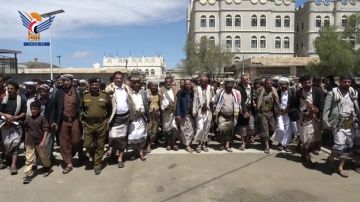 تشييع جثمان وكيل محافظة البيضاء عبدربه العامري بمديرية الصومعة تشييع جثمان وكيل محافظة البيضاء عبدربه العامري بمديرية الصومعة