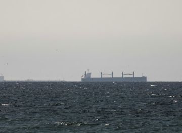 إيران تعلن فتح هرمز وتكشف عقبة أمريكية أمام السفن