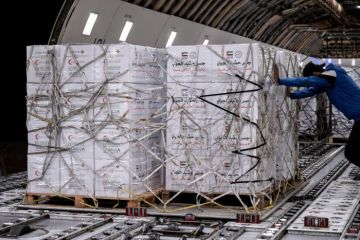 جسر حميد الجوي يواصل إرسال الطائرات الإغاثية إلى قطاع غزة