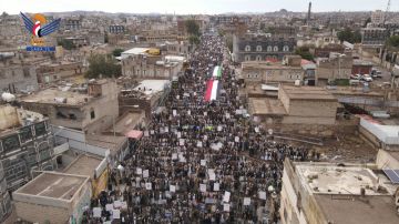 ذمار.. مسيرات حاشدة تحت شعار ثابتون مع فلسطين ولبنان وإيران.. وجاهزون لكل الخيارات 