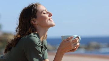 هل أنت متوترة دائما؟.. إليك طرقا جسدية لتهدئة نفسك