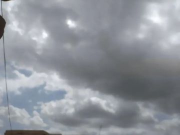 أمطار رعدية تضرب 16 محافظة خلال الساعات القادمة.. وتحذيرات مهمة للمواطنين أمطار رعدية تضرب 16 محافظة خلال الساعات القادمة.. وتحذيرات مهمة للمواطنين