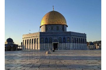 الاحتلال يمنع إقامة صلاة الجمعة غدا في المسجد الأقصى