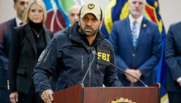 قراصنة مرتبطون بإيران يخترقون بريد مدير مكتب التحقيقات الفيدرالي