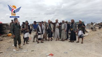 محافظ أبين يطلع على أحوال المرابطين في جبهة مسورة بالبيضاء محافظ أبين يطلع على أحوال المرابطين في جبهة مسورة بالبيضاء