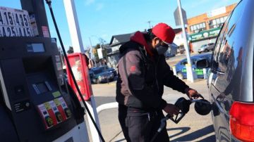 توقعات بارتفاع أسعار البنزين في أمريكا ليتجاوز 3 دولارات للجالون توقعات بارتفاع أسعار البنزين في أمريكا ليتجاوز 3 دولارات للجالون