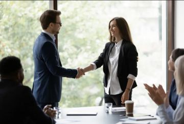 4 أسرار للمرأة العاملة لترسيم الحدود والعلاقات في العمل 4 أسرار للمرأة العاملة لترسيم الحدود والعلاقات في العمل