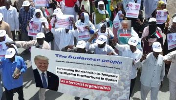 احتفالات واسعة في الشارع السوداني بعد إدراج الإخوان على قوائم الإرهاب احتفالات واسعة في الشارع السوداني بعد إدراج الإخوان على قوائم الإرهاب