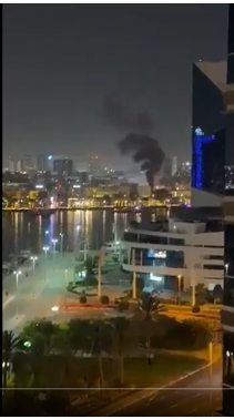 عاجل تصاعد أعمد الدخان من القنصلية الأمريكية في دبي (مشهد)