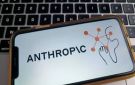 أنثروبيك تطلق ميزة التحكم المباشر في الحواسيب عبر كلود