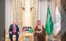 الأمير خالد بن سلمان يدين الاعتداءات الإيرانية ويبحث شراكة دفاعية مع بريطانيا - ye