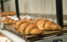 السلطات الفرنسية تحذر من معدن سام في الكرواسان والخبز