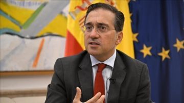 وزير الخارجية الإسباني يدين تصرفات مسيئة من بعض مشجعي منتخبه خلال مباراة مع مصر