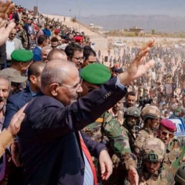 الاحتشاد لتجديد التفويض للزبيدي.. إرادة شعب يرفض منهج الوصاية