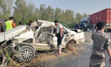 حادث مروع.. وفاة زوجين إثر اصطدام سيارة بـ قاطرة في الحديدة