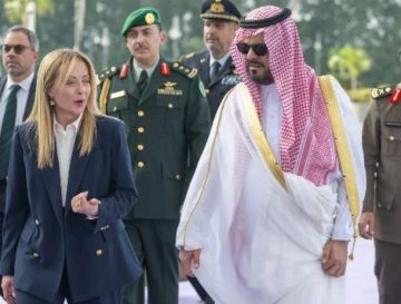 رئيسة وزراء إيطاليا تصل جدة رئيسة وزراء إيطاليا تصل جدة