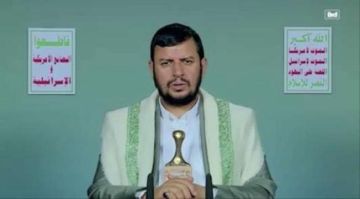 زعيم الحوثيين يكرس ولاءه لطهران ويصعد ضد دول الخليج