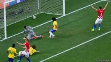 البرازيل تسجل هدفين متأخرين لتفوز على كرواتيا 3-1 وديا