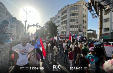 بدء توافد المشاركين في الوقفة التضامنية مع أبناء حضرموت إلى المعلا