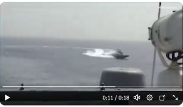 مقاطع إيرانية لاعتراض مدمرتين أمريكيتين بهرمز