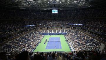 بيغولا تبلغ نصف نهائي دورة دورة تشارلستون للتنس بعد فوزها على ديانا شنايدر