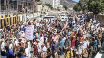 أكاديمي عربي يحذر: الجنوب على حافة الانفجار الشعبي والمجتمع الدولي يتجاهل الكارثة