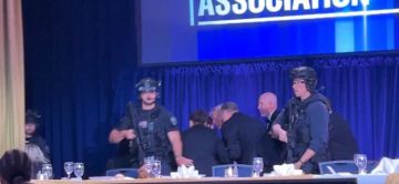 لحظة إخراج ترامب من حفل عشاء مراسلي البيت الأبيض