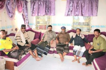 وفد من انتقالي حضرموت يتفقد جرحى تظاهرة المكلا السلمية وفد من انتقالي حضرموت يتفقد جرحى تظاهرة المكلا السلمية