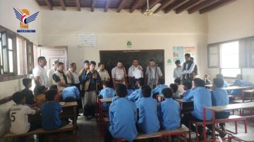 البشري يتفقد سير الدورات الصيفية في مديريتي الصليف وكمران بالحديدة